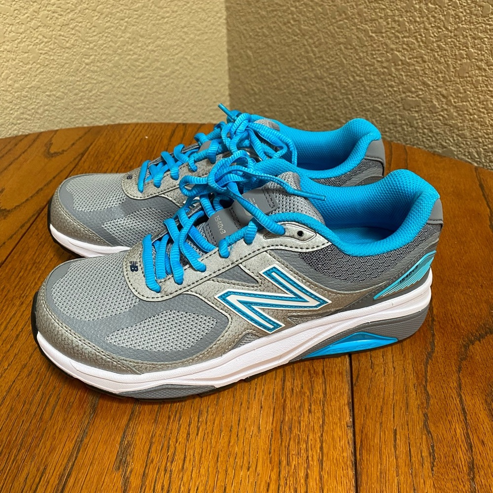 New Balance Women's W1540 V3 grey / silver / turquoise running shoe